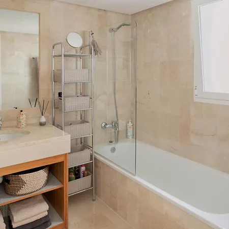 Elegant Marbella Apartment, 5-pool Oasis, Sunlit Terrace, Garage * Estepona