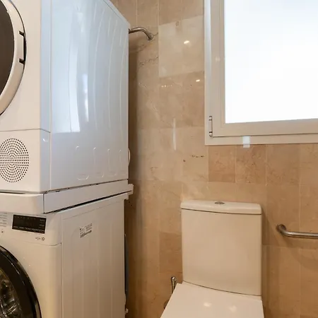 Appartement Elegant Marbella Apartment, 5-pool Oasis, Sunlit Terrace, Garage