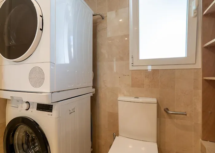 Apartamento Elegant Marbella Apartment, 5-pool Oasis, Sunlit Terrace, Garage