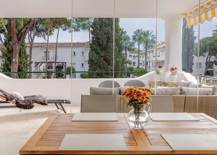 Appartement Elegant Marbella Apartment, 5-pool Oasis, Sunlit Terrace, Garage